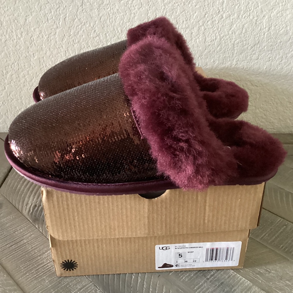 UGG® Women's Scuffette II Mirror Ball Slip On Slide Slipper Flats, size 5